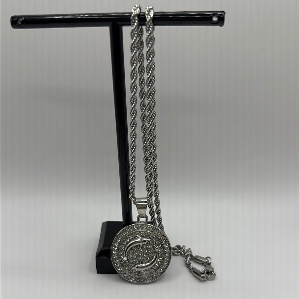 Silvertone Pisces accent Pendant Necklace